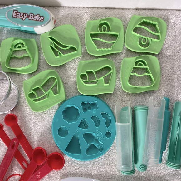 Easy Bake Oven Baking Accessories Tools Lot (50+ items) Replacement Parts - Picture 6 of 13